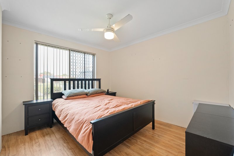 Photo - 2/17 Casilda Place, Cooloongup WA 6168 - Image 16