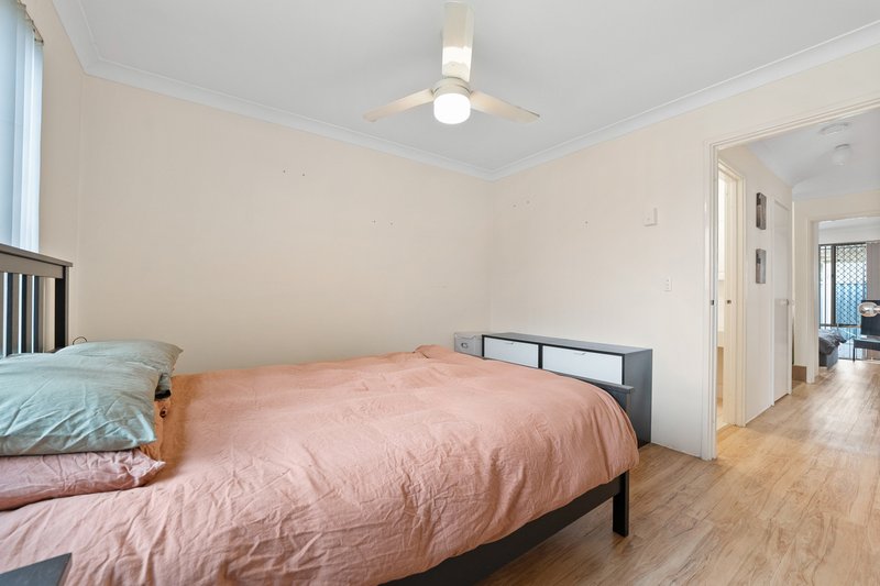 Photo - 2/17 Casilda Place, Cooloongup WA 6168 - Image 18