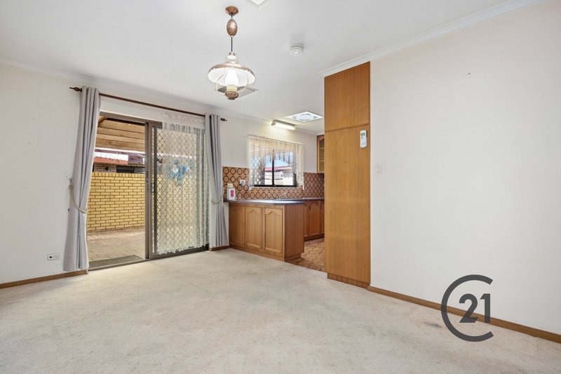 Photo - 2/17 Caulfield Drive, North Haven SA 5018 - Image 5