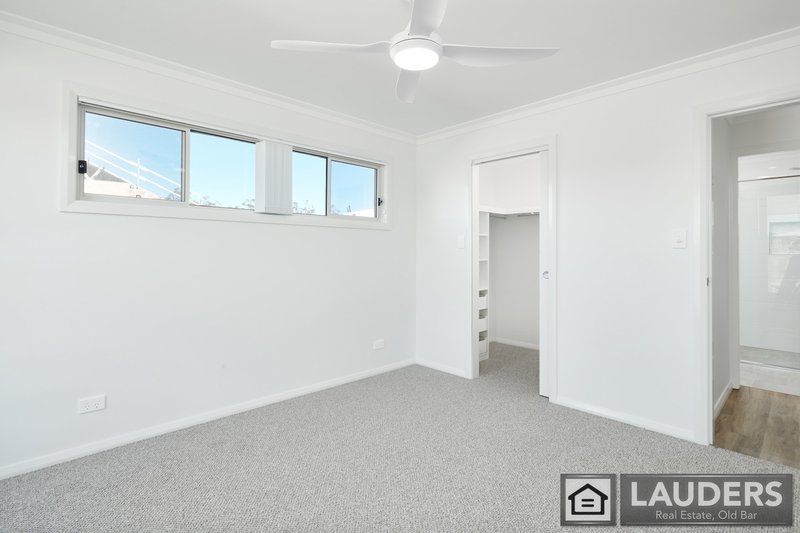 Photo - 2/17 Cubbaroo Street, Old Bar NSW 2430 - Image 6