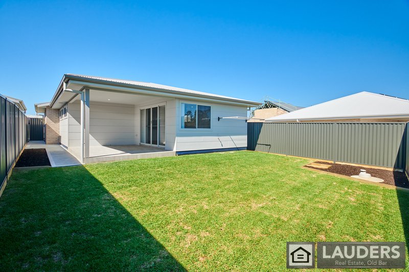 Photo - 2/17 Cubbaroo Street, Old Bar NSW 2430 - Image 14