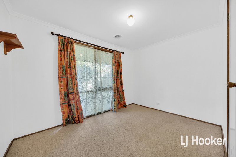 Photo - 217 Dandelion Drive, Rowville VIC 3178 - Image 5