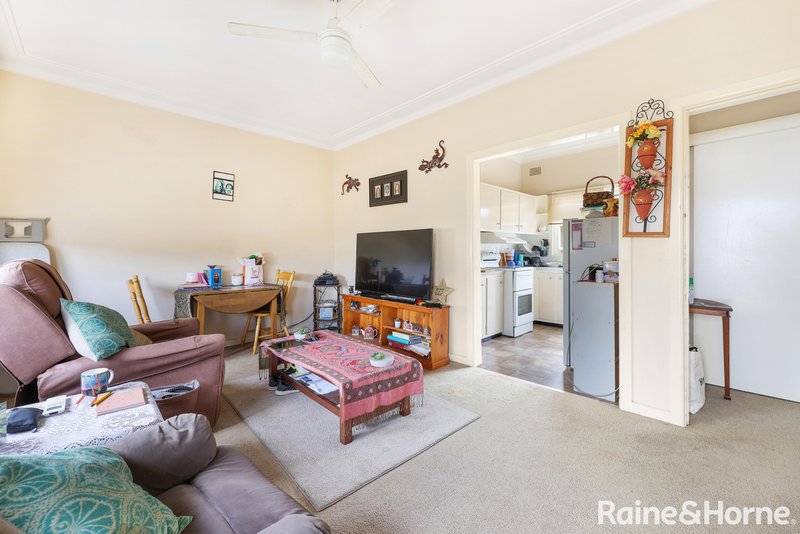 Photo - 2/17 Diane Street, Tamworth NSW 2340 - Image 3