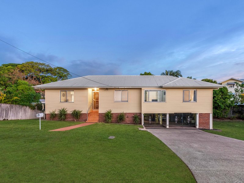 Photo - 217 Edinburgh Castle Road, Wavell Heights QLD 4012 - Image 3