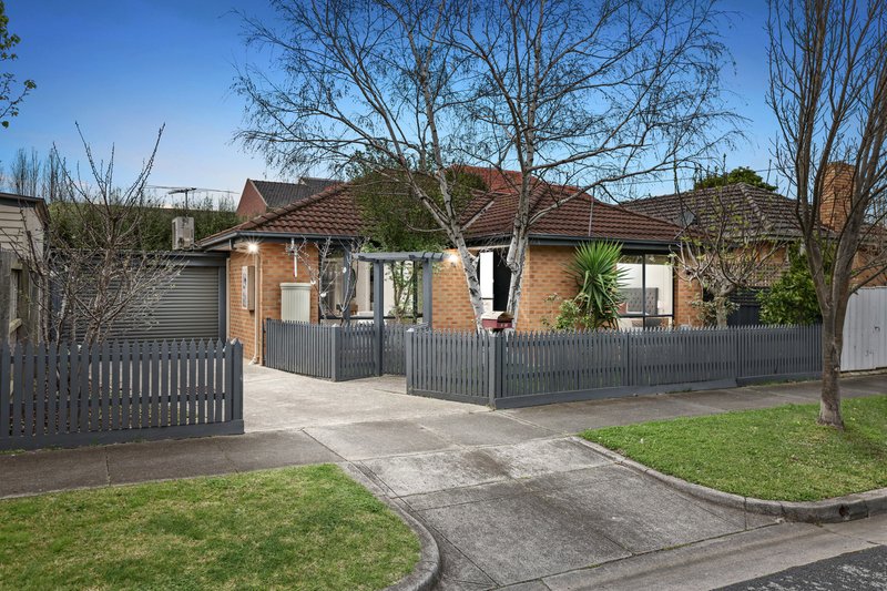 Photo - 2/17 Elizabeth Street, Bentleigh East VIC 3165 - Image 1