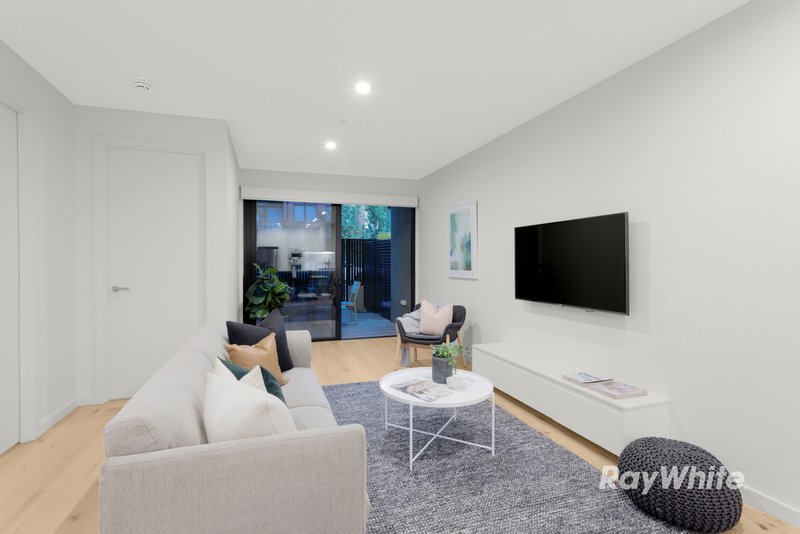 Photo - 2/17 Elliott Avenue, Carnegie VIC 3163 - Image 6