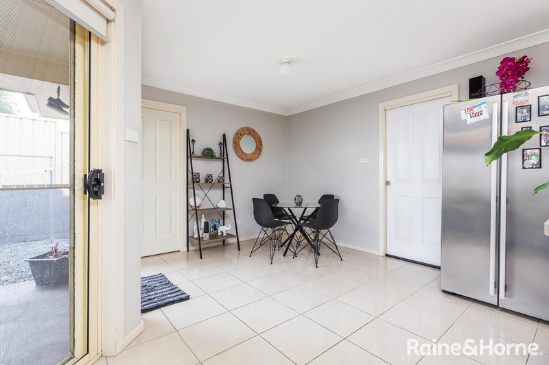 Photo - 2/17 Fairview Place, Cessnock NSW 2325 - Image 5