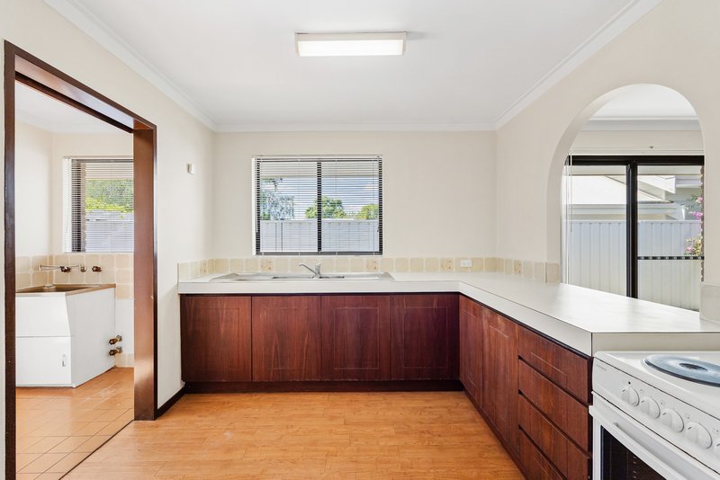 Photo - 2/17 Fitzroy Road, Rivervale WA 6103 - Image 5