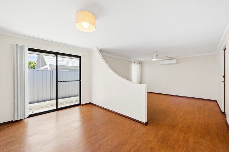 Photo - 2/17 Fitzroy Road, Rivervale WA 6103 - Image 8