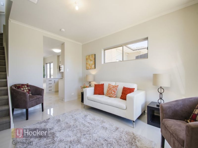 Photo - 2/17 Gilbertson Avenue, Morphett Vale SA 5162 - Image 6