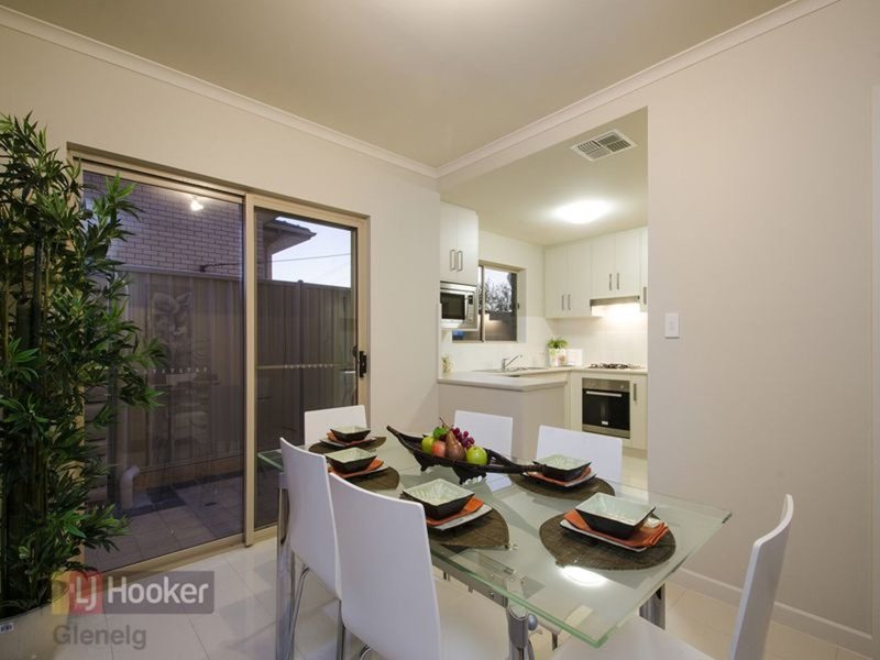 Photo - 2/17 Gilbertson Avenue, Morphett Vale SA 5162 - Image 8