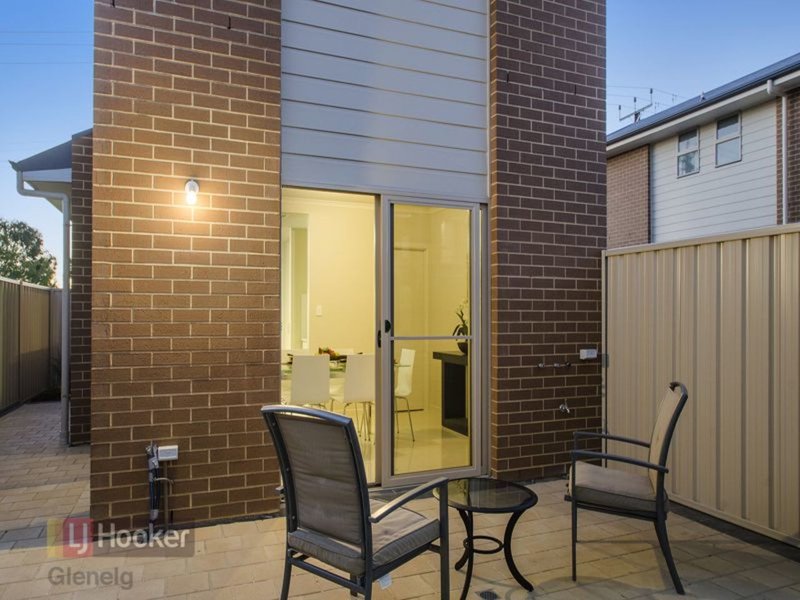 Photo - 2/17 Gilbertson Avenue, Morphett Vale SA 5162 - Image 12