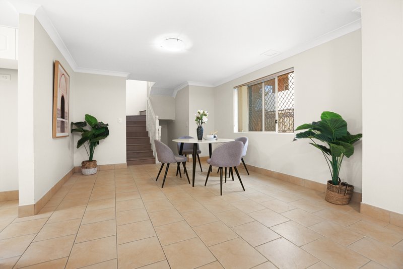 Photo - 2/17 Graham Road, Narwee NSW 2209 - Image 3