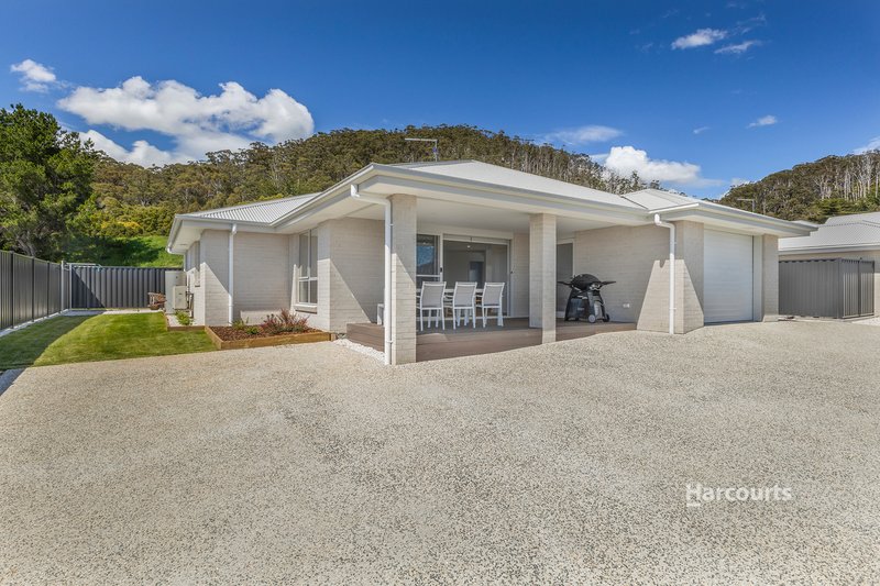 2/17 Griffin Place, Sulphur Creek TAS 7316