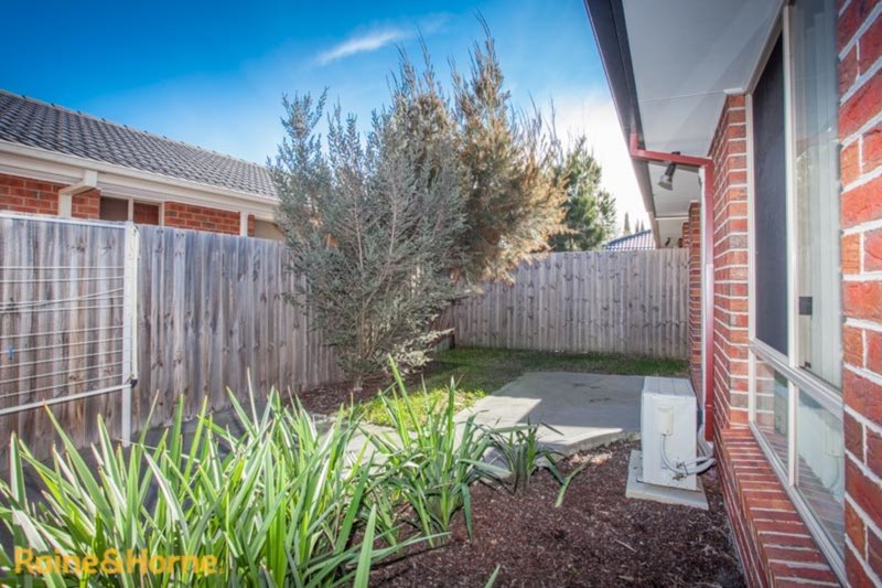 Photo - 2/17 Grout Court, Sunbury VIC 3429 - Image 12