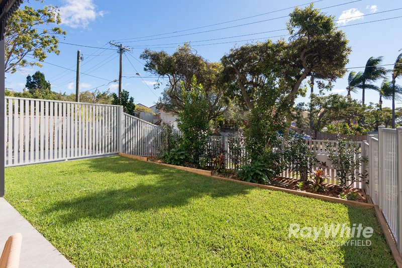 Photo - 2/17 Haig Street, Clayfield QLD 4011 - Image 3