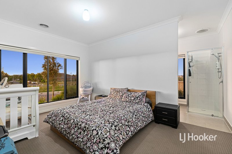 Photo - 217 Haze Drive, Point Cook VIC 3030 - Image 9