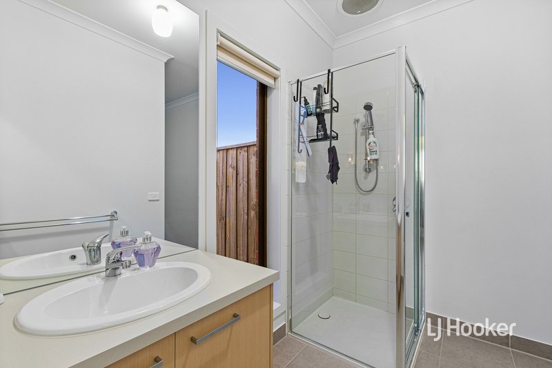 Photo - 217 Haze Drive, Point Cook VIC 3030 - Image 12