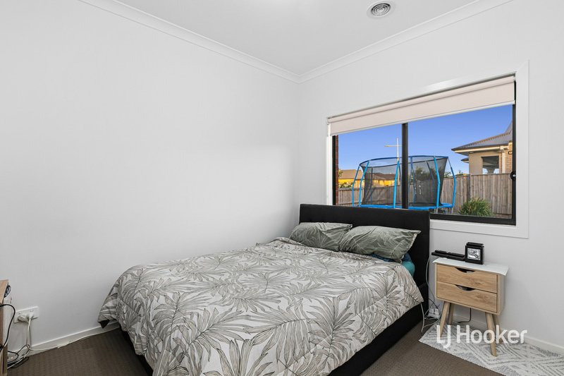 Photo - 217 Haze Drive, Point Cook VIC 3030 - Image 13