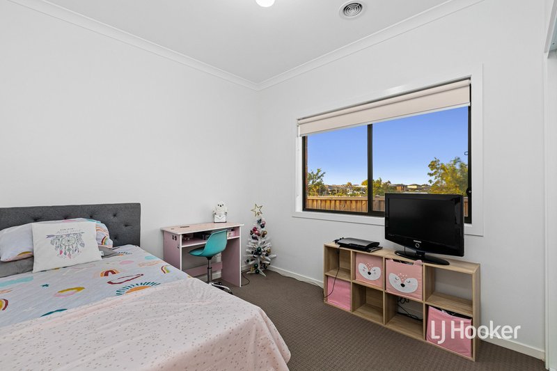 Photo - 217 Haze Drive, Point Cook VIC 3030 - Image 14