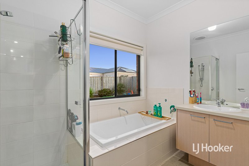 Photo - 217 Haze Drive, Point Cook VIC 3030 - Image 15