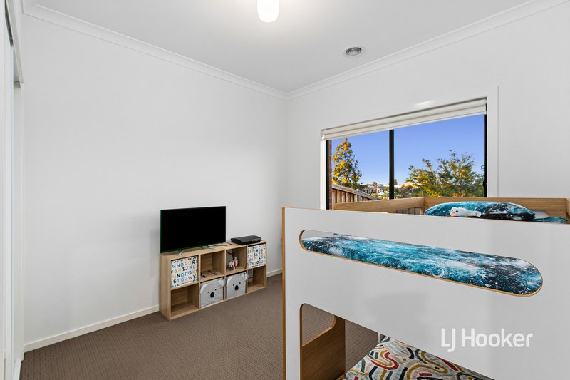 Photo - 217 Haze Drive, Point Cook VIC 3030 - Image 16