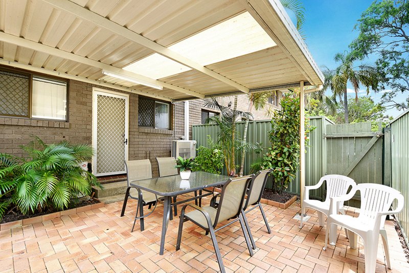 2/17 Huth Street, Labrador QLD 4215