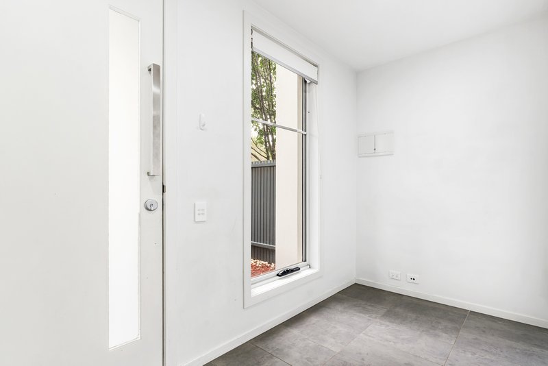 Photo - 217 Jamboree Avenue, Denham Court NSW 2565 - Image 8