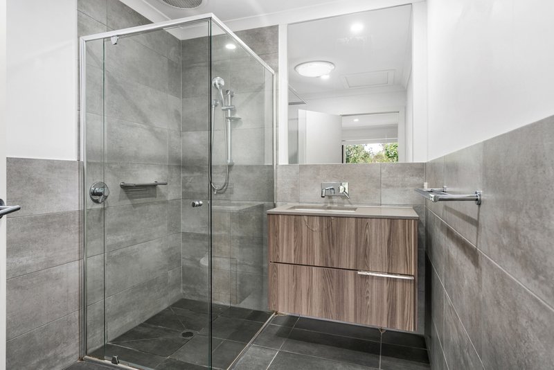 Photo - 217 Jamboree Avenue, Denham Court NSW 2565 - Image 10