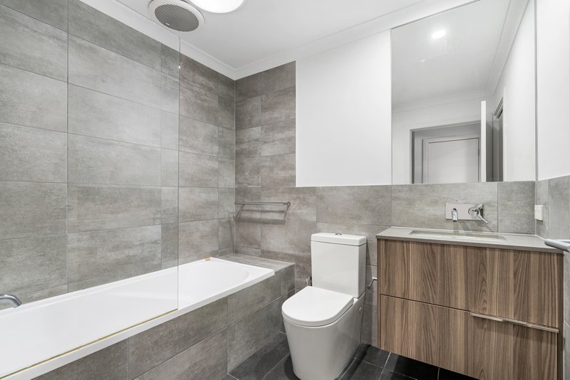 Photo - 217 Jamboree Avenue, Denham Court NSW 2565 - Image 11