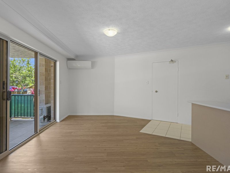 Photo - 2/17 Lather Street, Southport QLD 4215 - Image 2
