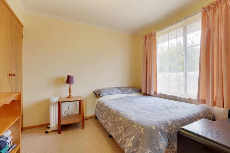 Photo - 2/17 Lester Crescent, Kingston TAS 7050 - Image 5