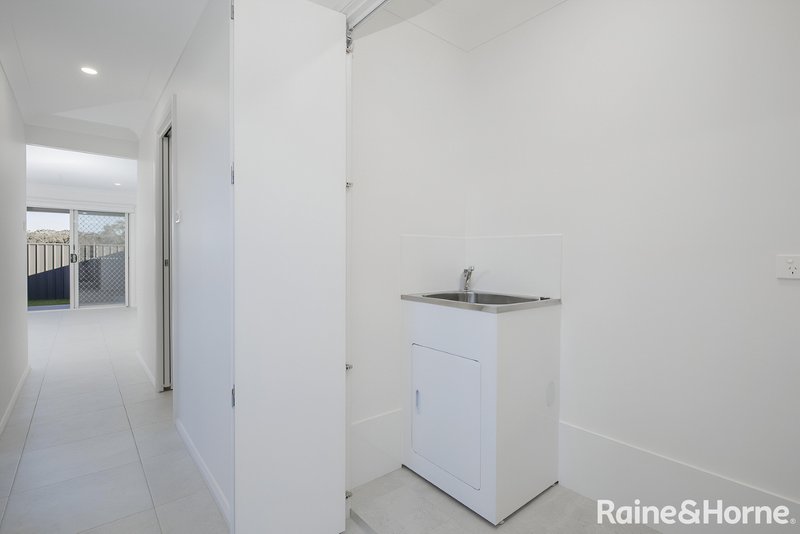Photo - 2/17 Leyland Circuit, Lochinvar NSW 2321 - Image 8