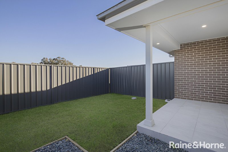 Photo - 2/17 Leyland Circuit, Lochinvar NSW 2321 - Image 10
