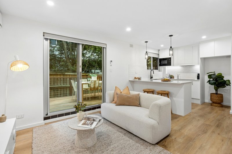 Photo - 2/17 Lismore Avenue, Dee Why NSW 2099 - Image 4