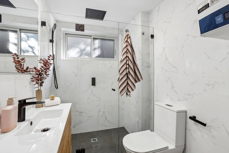 Photo - 2/17 Lismore Avenue, Dee Why NSW 2099 - Image 8