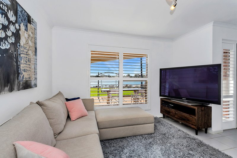 Photo - 2/17 Lord Hobart Way, West Lakes SA 5021 - Image 11