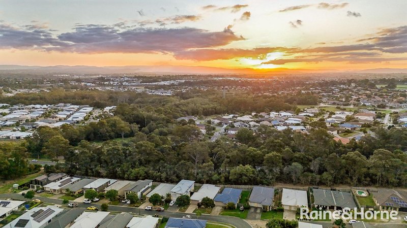 Photo - 2/17 Mistral Crescent, Griffin QLD 4503 - Image 12