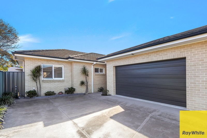 Photo - 2/17 Nowack Avenue, Umina Beach NSW 2257 - Image 1