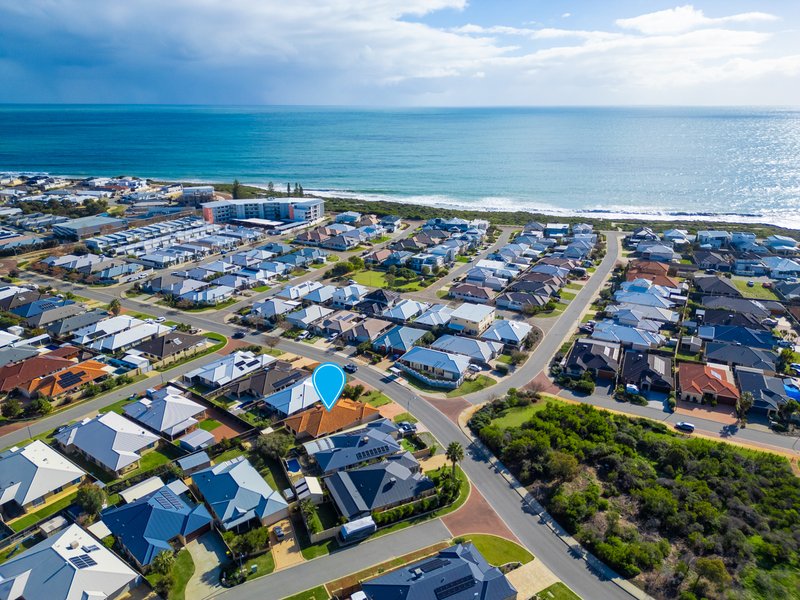 Photo - 217 Peelwood Parade, Halls Head WA 6210 - Image 1