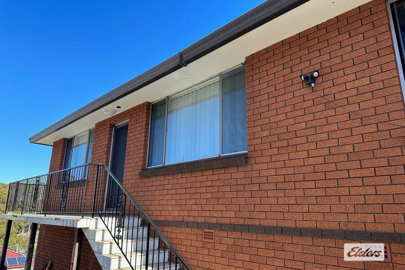 Photo - 2/17 Pine Crescent, Coniston NSW 2500 - Image 1