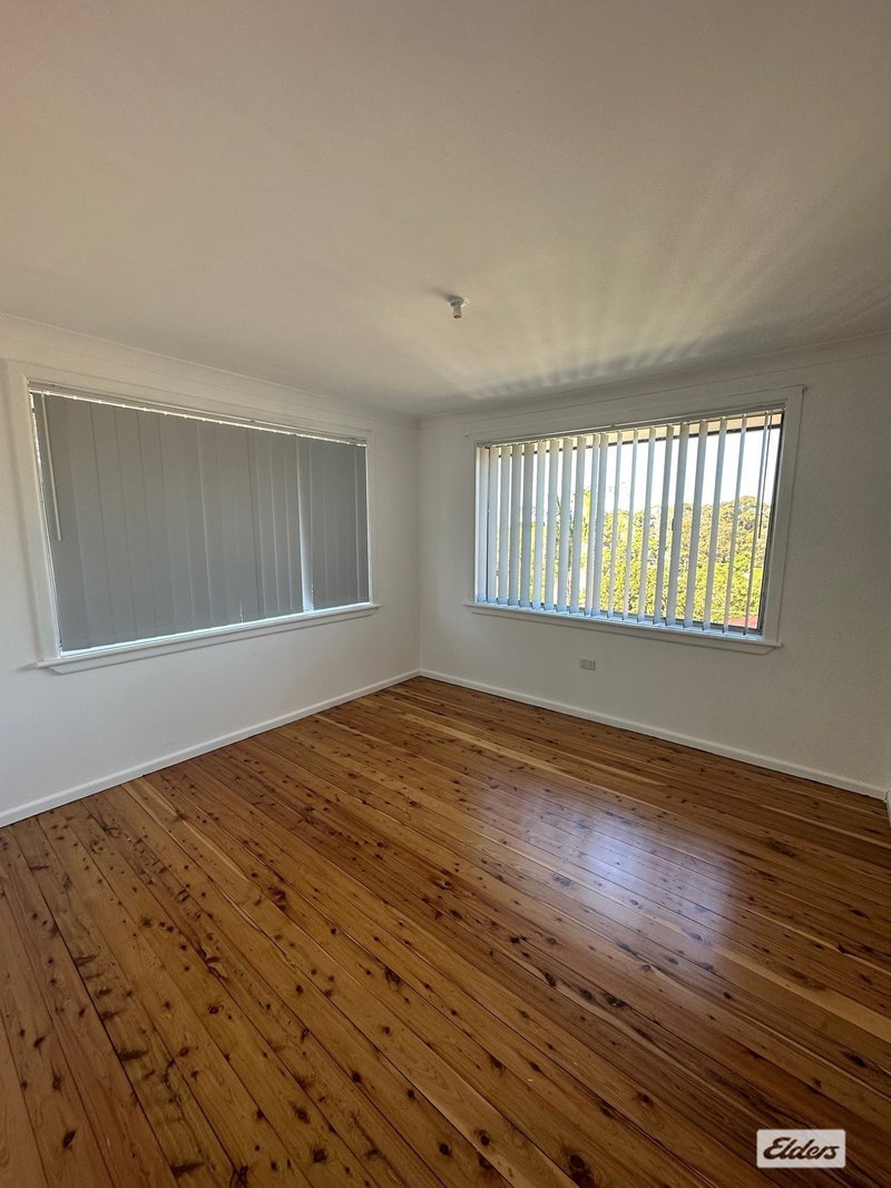 Photo - 2/17 Pine Crescent, Coniston NSW 2500 - Image 5