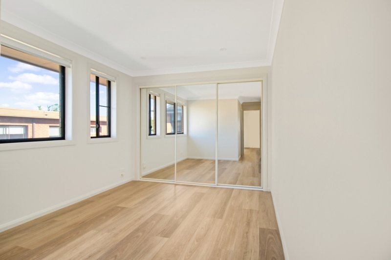 Photo - 2/17 Railway Crescent, North Wollongong NSW 2500 - Image 7