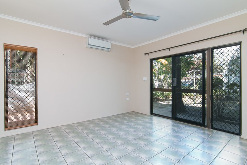 Photo - 2/17 Rutherford Street, Yorkeys Knob QLD 4878 - Image 5