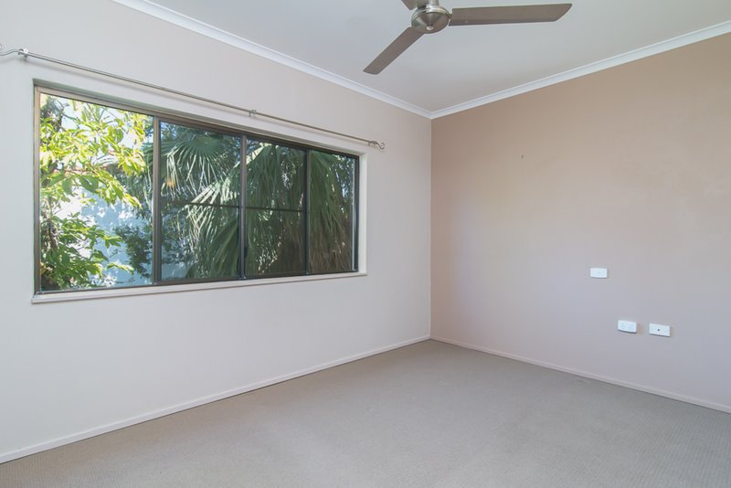 Photo - 2/17 Rutherford Street, Yorkeys Knob QLD 4878 - Image 6