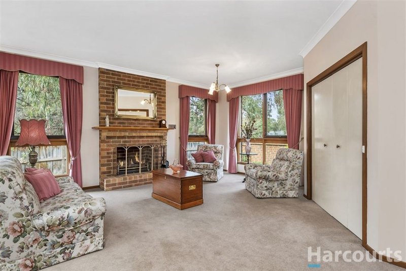 Photo - 2/17 Stanton Court, Glen Waverley VIC 3150 - Image 2