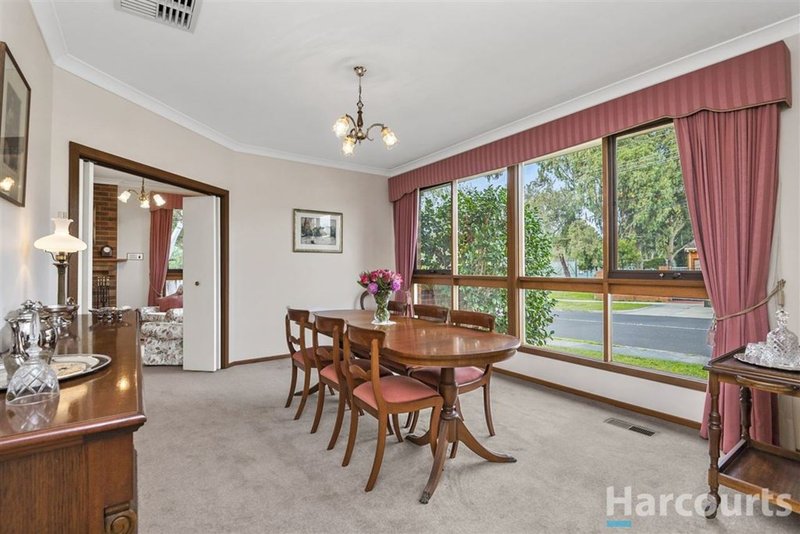 Photo - 2/17 Stanton Court, Glen Waverley VIC 3150 - Image 3