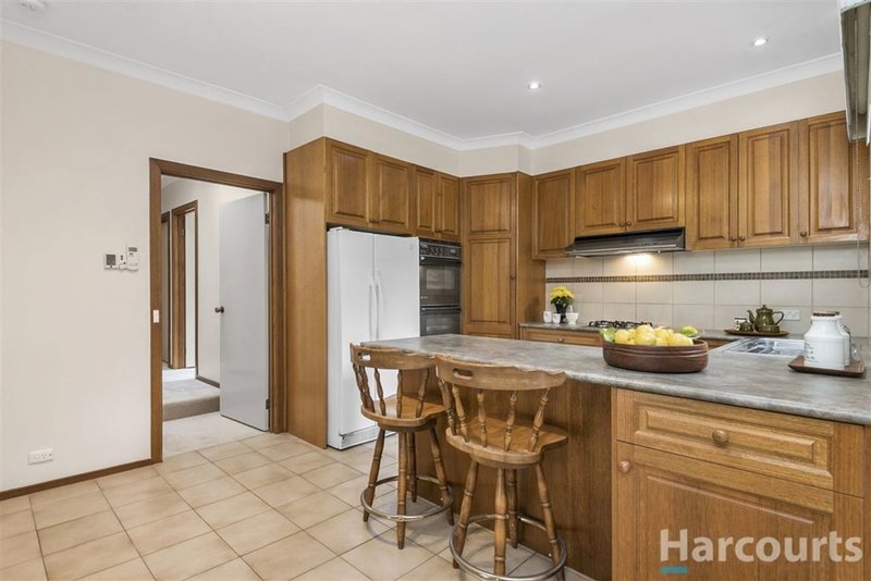 Photo - 2/17 Stanton Court, Glen Waverley VIC 3150 - Image 5