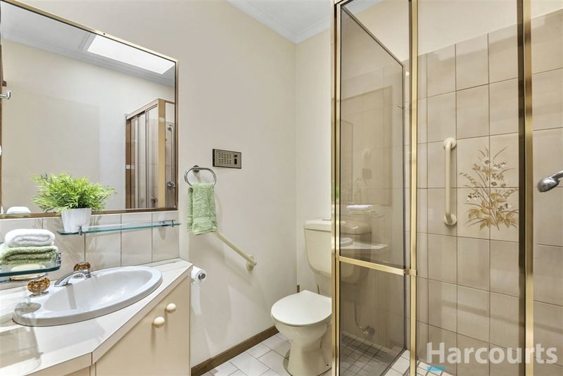 Photo - 2/17 Stanton Court, Glen Waverley VIC 3150 - Image 10