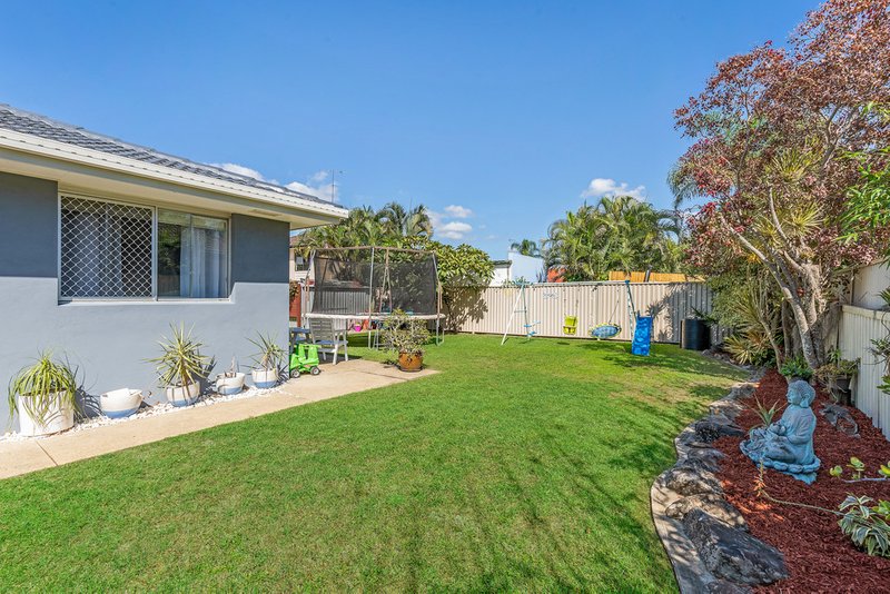 Photo - 217 Sunshine Boulevard, Mermaid Waters QLD 4218 - Image 14